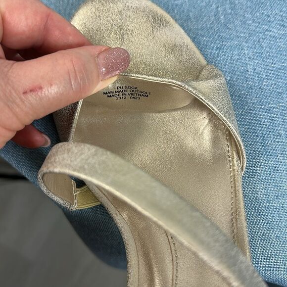 Anne Klein Resley Heeled Round Open Toe Sandals In Gold Size 8.5 - Picture 11 of 12